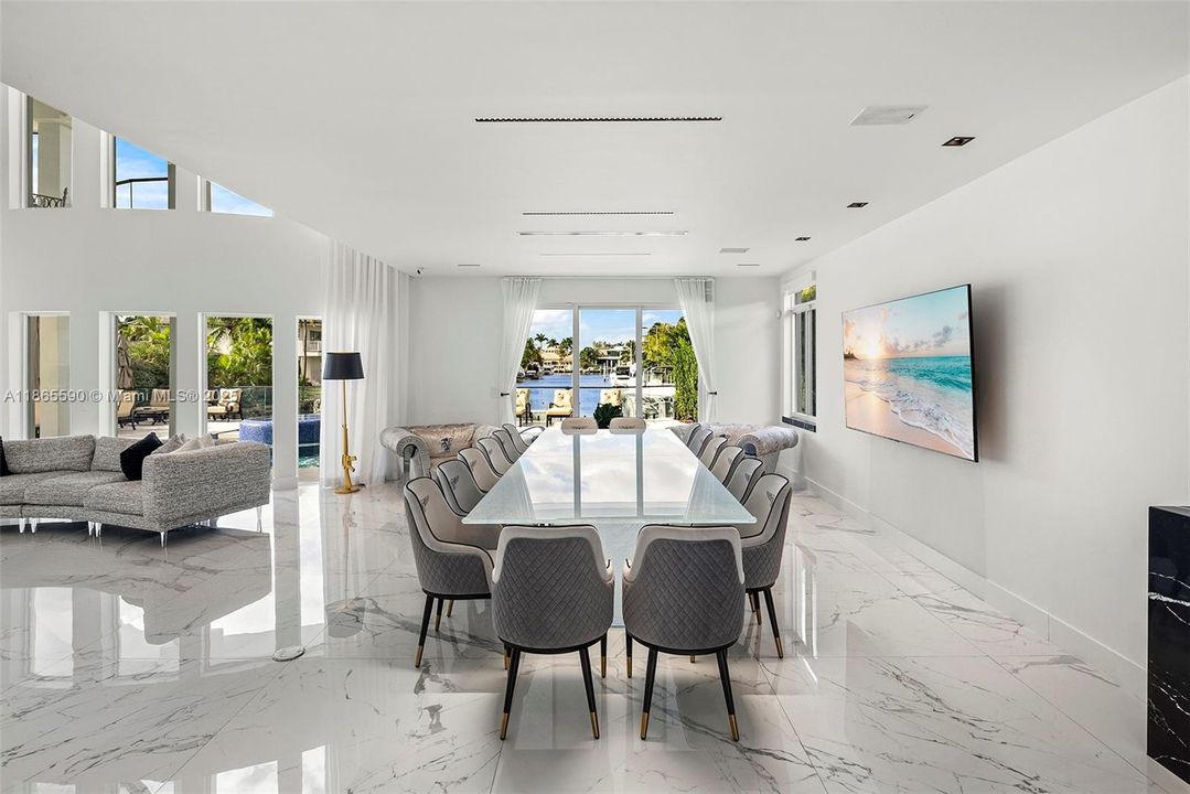 For Sale: $5,995,000 (5 beds, 4 baths, 4416 Square Feet)