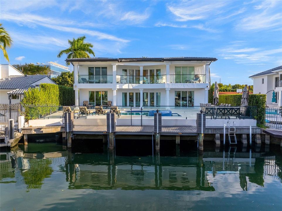 For Sale: $5,995,000 (5 beds, 4 baths, 4416 Square Feet)