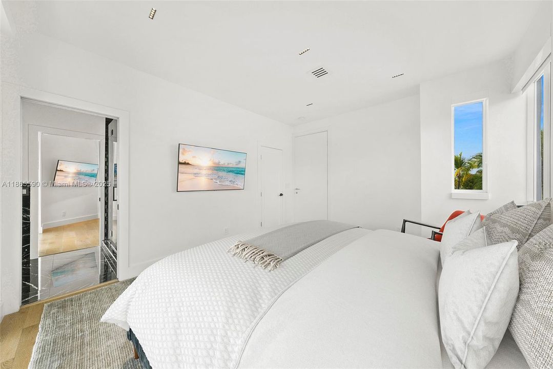 For Sale: $5,995,000 (5 beds, 4 baths, 4416 Square Feet)