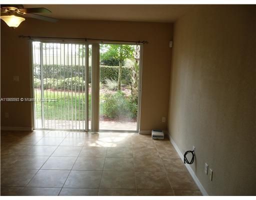 Recently Rented: $2,950 (3 beds, 2 baths, 1655 Square Feet)