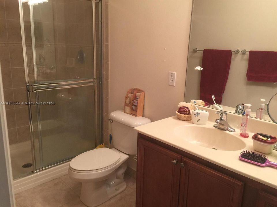 Recently Rented: $2,950 (3 beds, 2 baths, 1655 Square Feet)