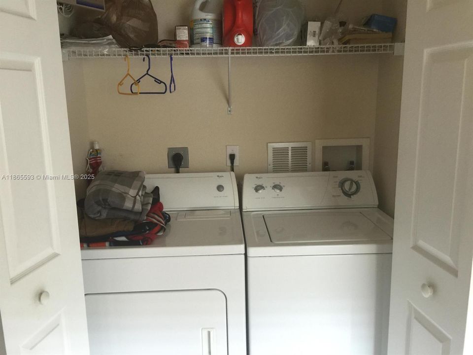 Recently Rented: $2,950 (3 beds, 2 baths, 1655 Square Feet)