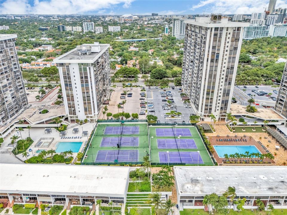 For Sale: $599,000 (2 beds, 2 baths, 1362 Square Feet)