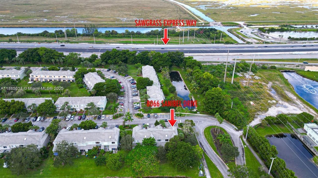 Под контрактом: $249,900 (1 спален, 1 ванн, 945 Квадратных фут)