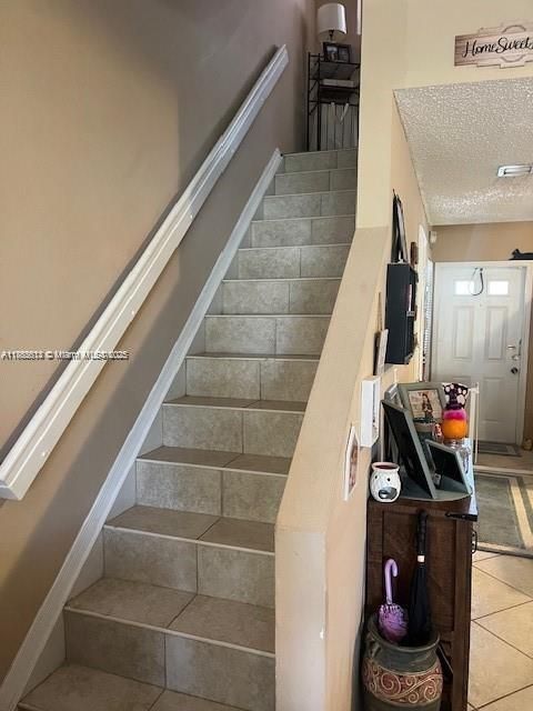 Под контрактом: $249,900 (1 спален, 1 ванн, 945 Квадратных фут)