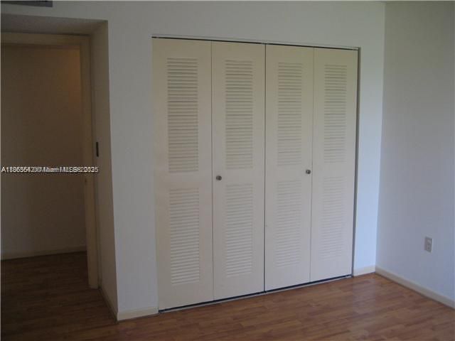 Под контрактом: $239,000 (2 спален, 2 ванн, 1170 Квадратных фут)