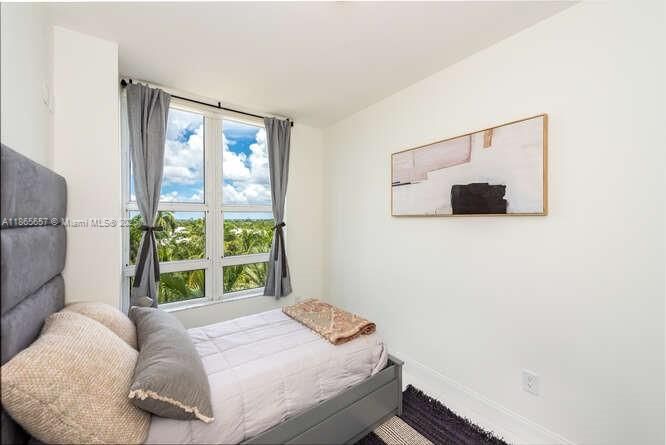 Под контрактом: $13,500 (3 спален, 3 ванн, 2950 Квадратных фут)