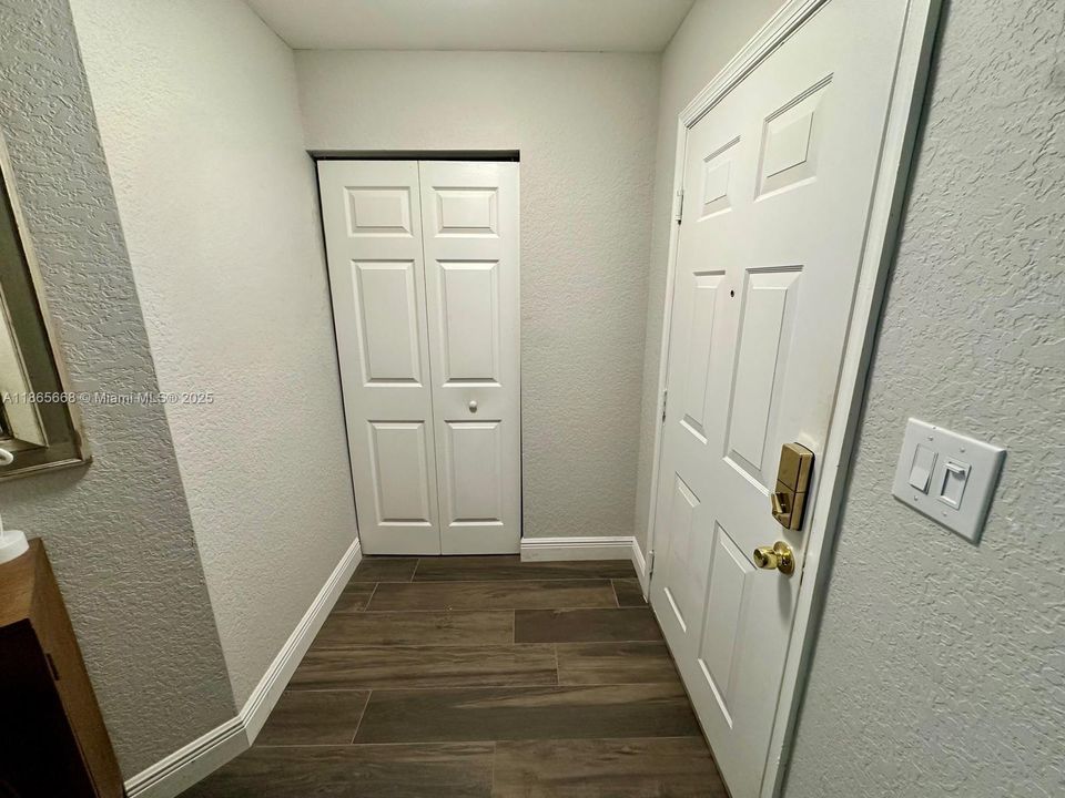 Недавно арендовано: $2,700 (2 спален, 2 ванн, 1071 Квадратных фут)