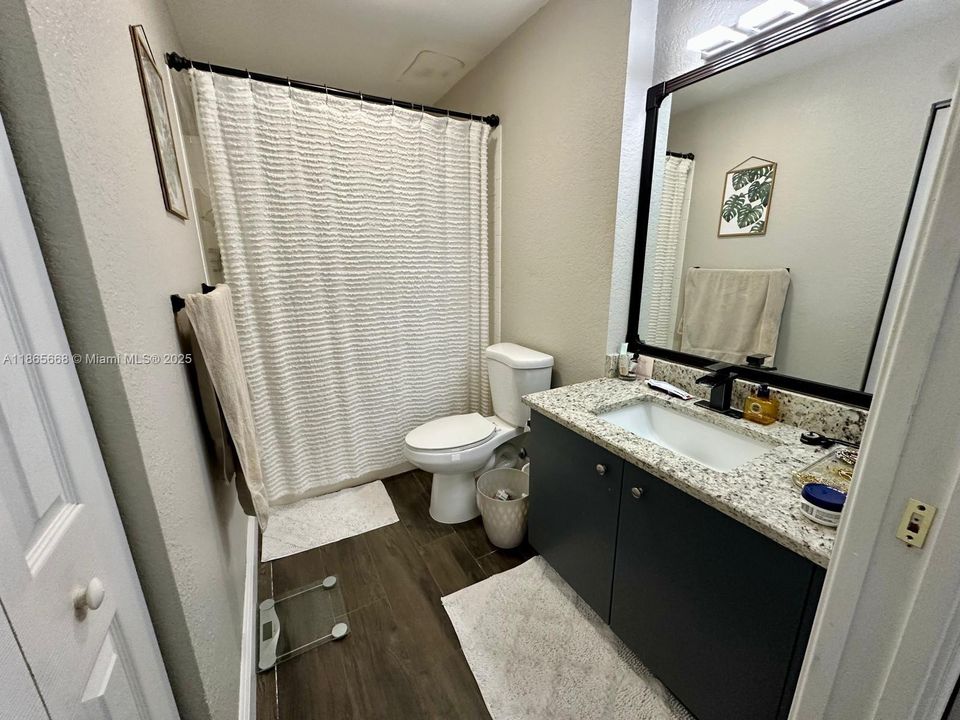 Недавно арендовано: $2,700 (2 спален, 2 ванн, 1071 Квадратных фут)