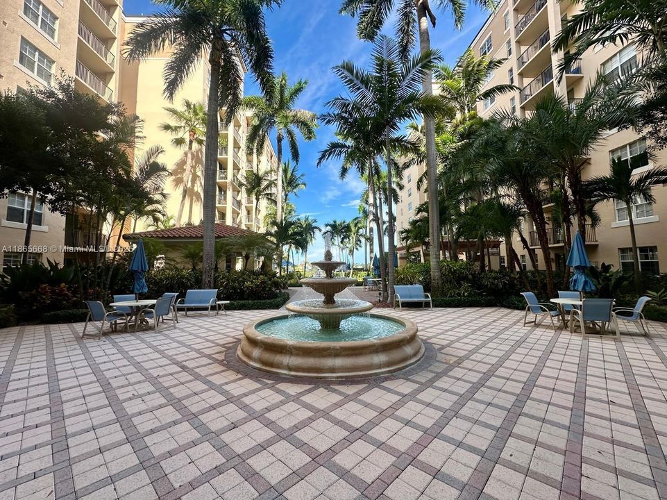 Недавно арендовано: $2,700 (2 спален, 2 ванн, 1071 Квадратных фут)