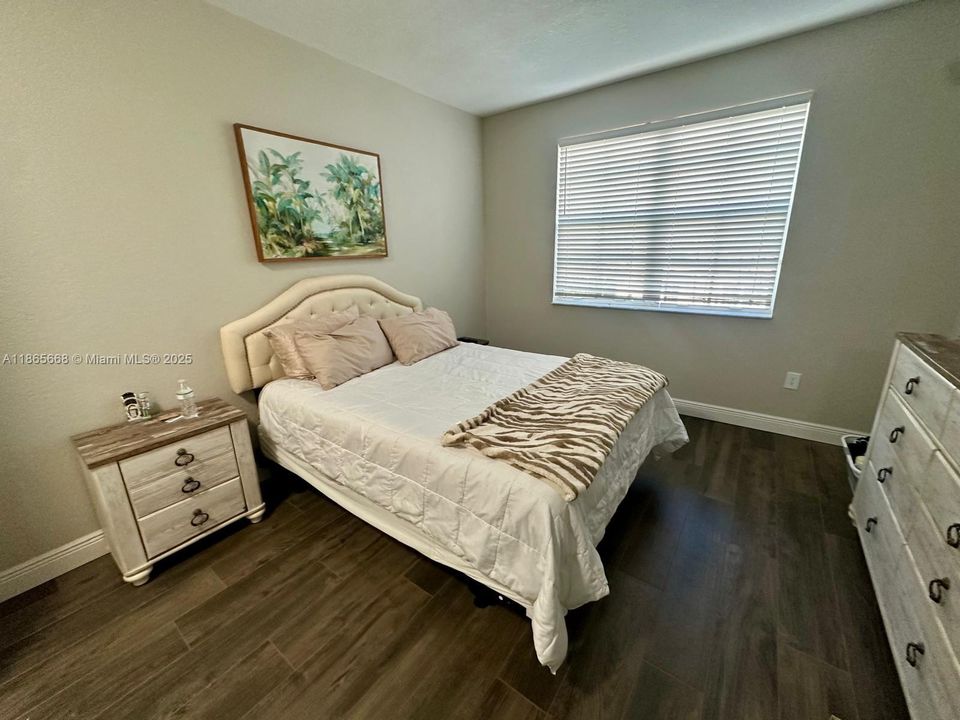 Недавно арендовано: $2,700 (2 спален, 2 ванн, 1071 Квадратных фут)