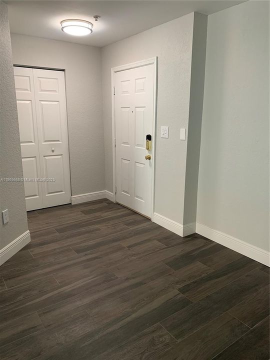 Недавно арендовано: $2,700 (2 спален, 2 ванн, 1071 Квадратных фут)