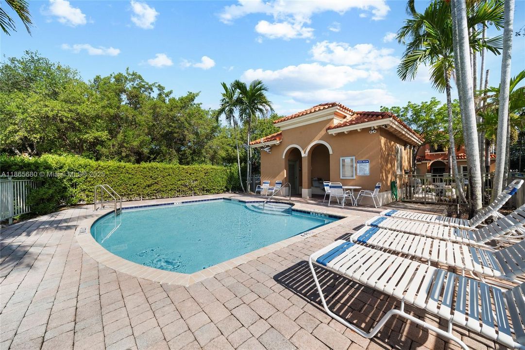 En Venta: $410,000 (3 camas, 2 baños, 1615 Pies cuadrados)