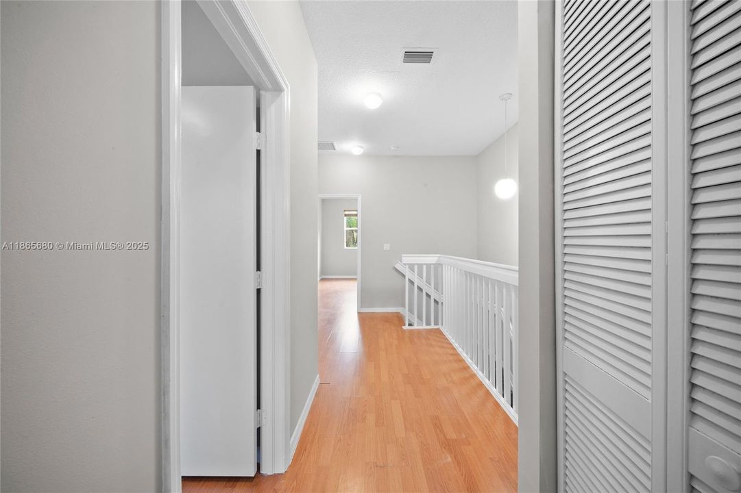 En Venta: $410,000 (3 camas, 2 baños, 1615 Pies cuadrados)