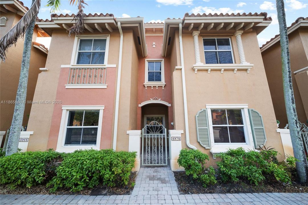 En Venta: $410,000 (3 camas, 2 baños, 1615 Pies cuadrados)