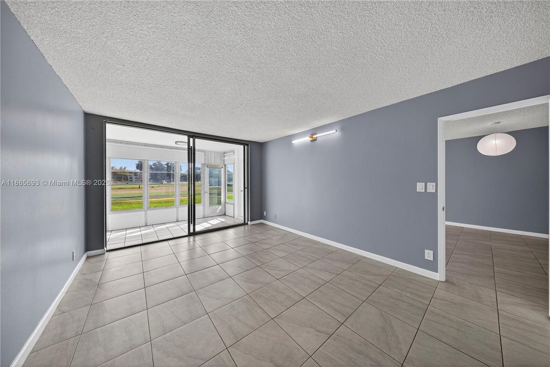 最近售出: $159,000 (1 贝兹, 1 浴室, 852 平方英尺)