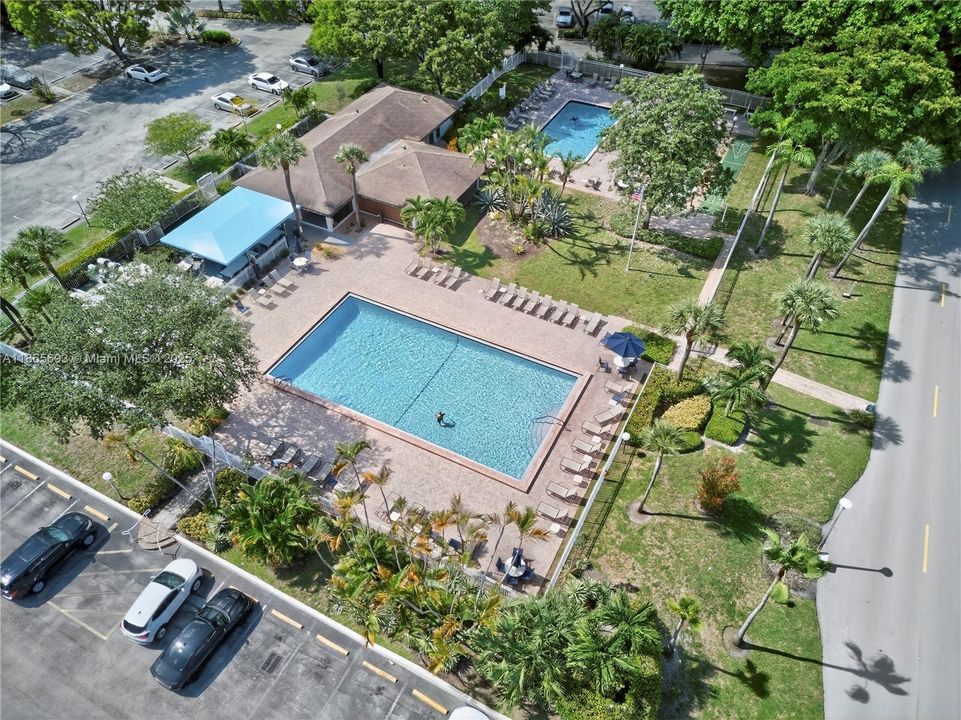 最近售出: $159,000 (1 贝兹, 1 浴室, 852 平方英尺)