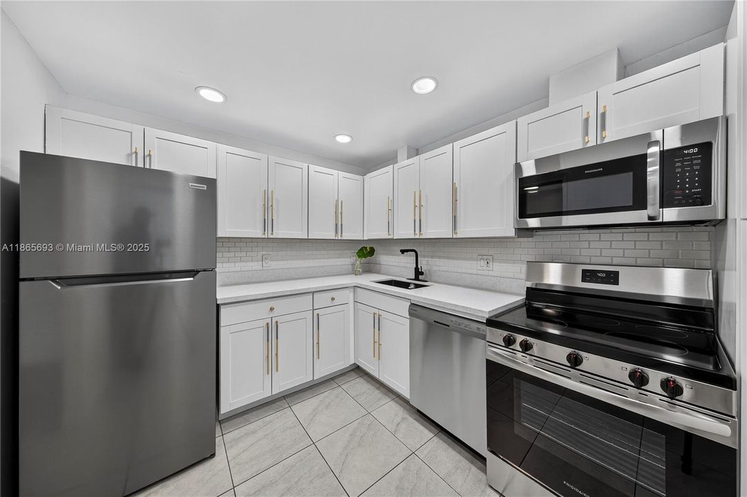 最近售出: $159,000 (1 贝兹, 1 浴室, 852 平方英尺)