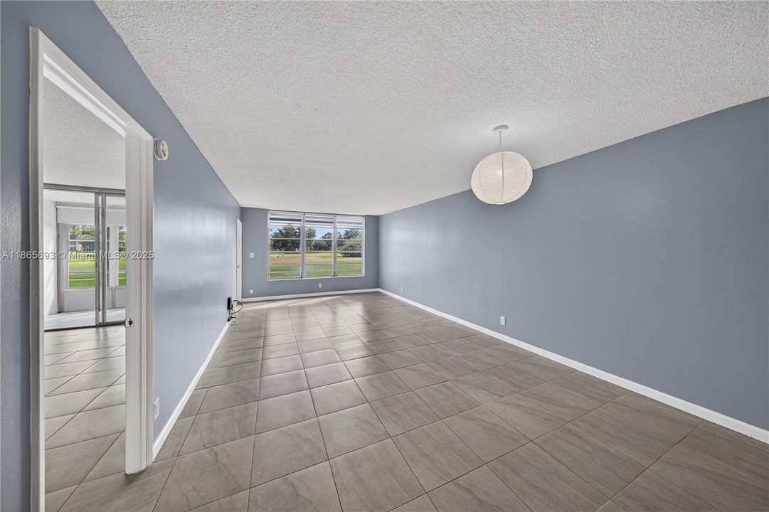 最近售出: $159,000 (1 贝兹, 1 浴室, 852 平方英尺)