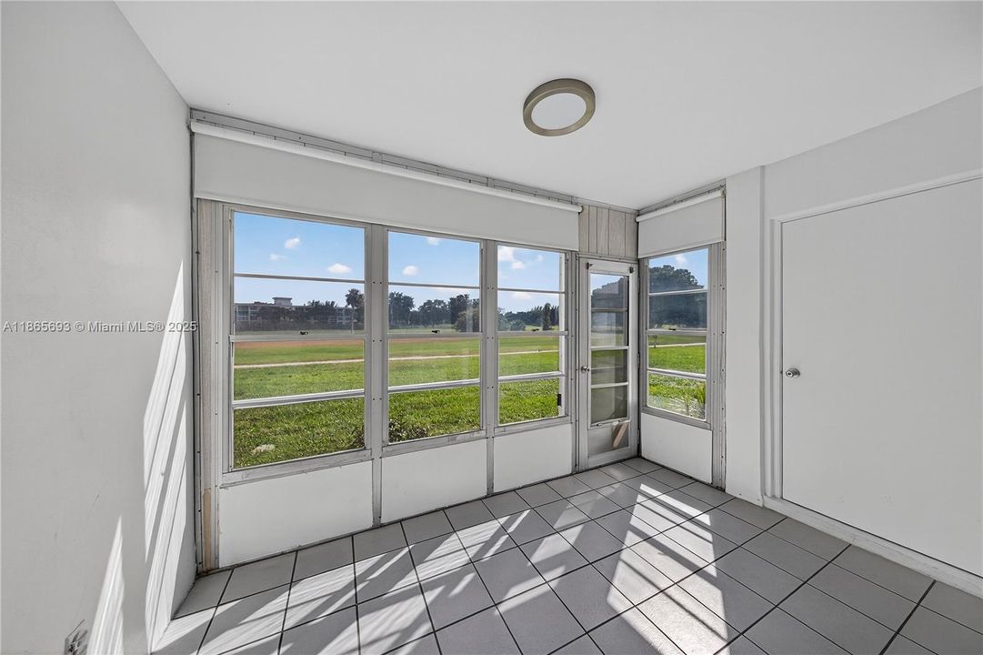 最近售出: $159,000 (1 贝兹, 1 浴室, 852 平方英尺)