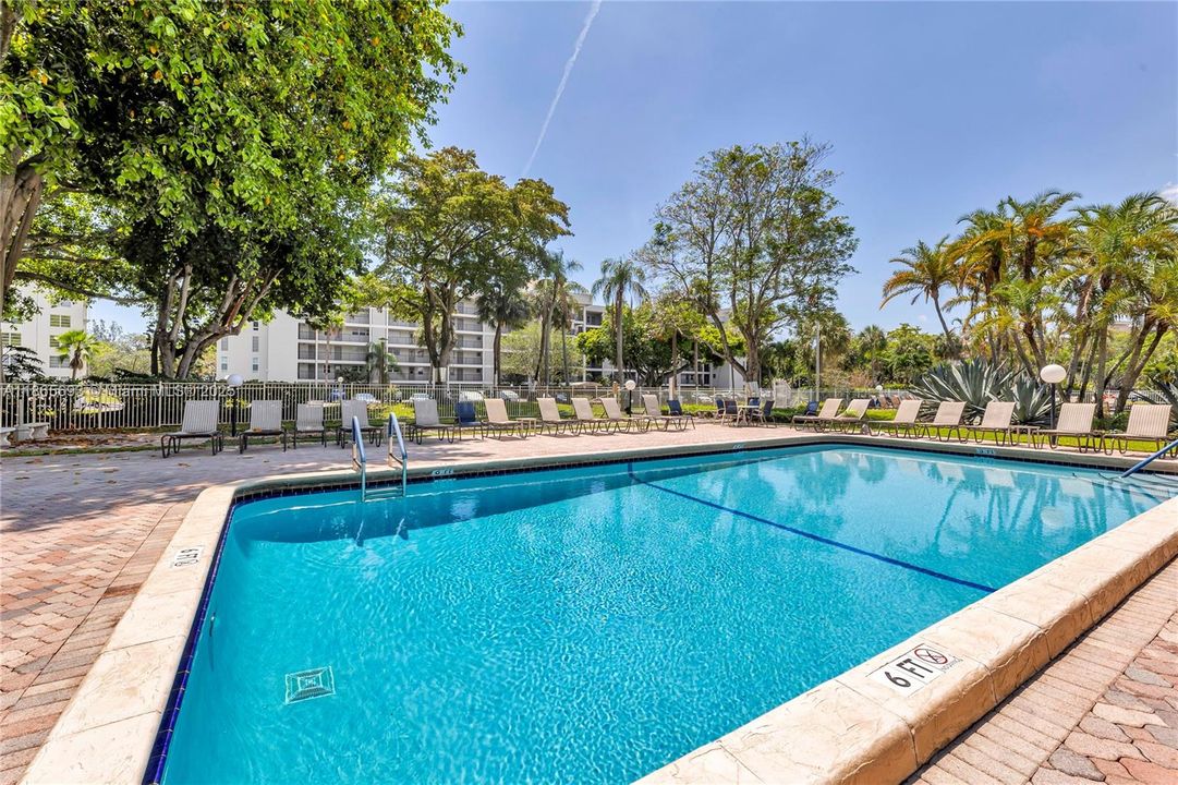 最近售出: $159,000 (1 贝兹, 1 浴室, 852 平方英尺)