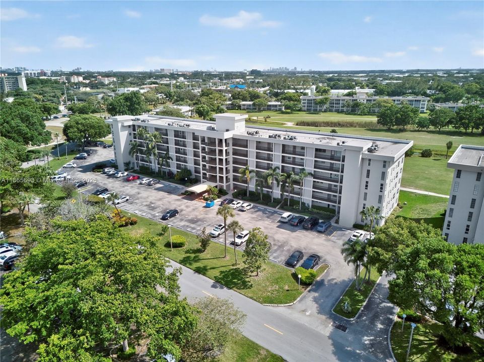 最近售出: $159,000 (1 贝兹, 1 浴室, 852 平方英尺)