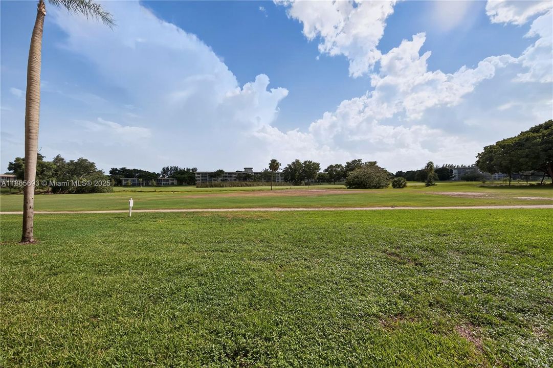 最近售出: $159,000 (1 贝兹, 1 浴室, 852 平方英尺)