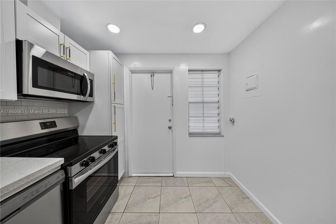 最近售出: $159,000 (1 贝兹, 1 浴室, 852 平方英尺)