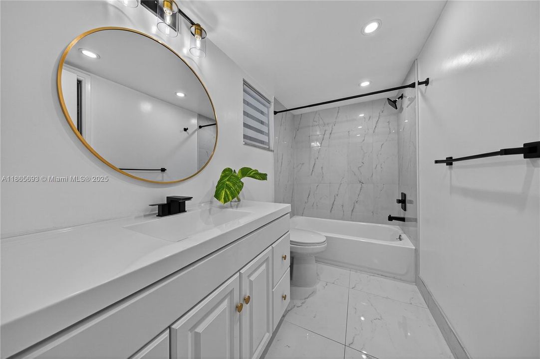 最近售出: $159,000 (1 贝兹, 1 浴室, 852 平方英尺)