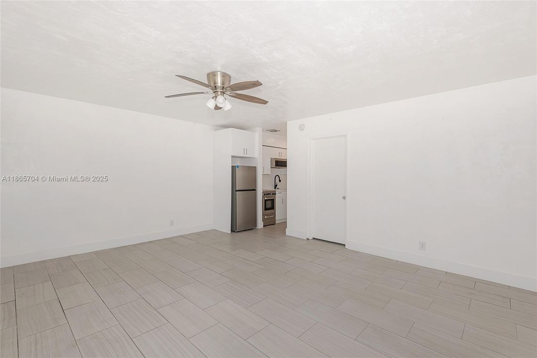 For Sale: $139,000 (1 beds, 1 baths, 580 Square Feet)