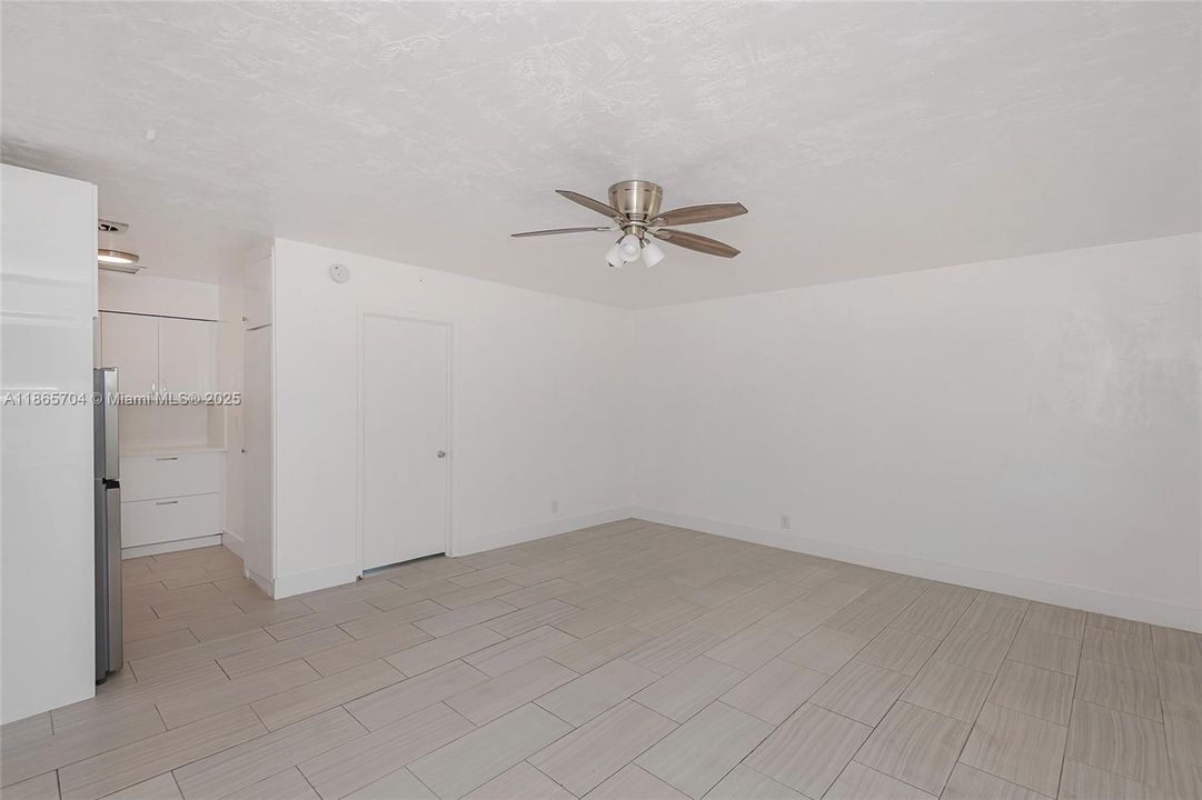 For Sale: $139,000 (1 beds, 1 baths, 580 Square Feet)