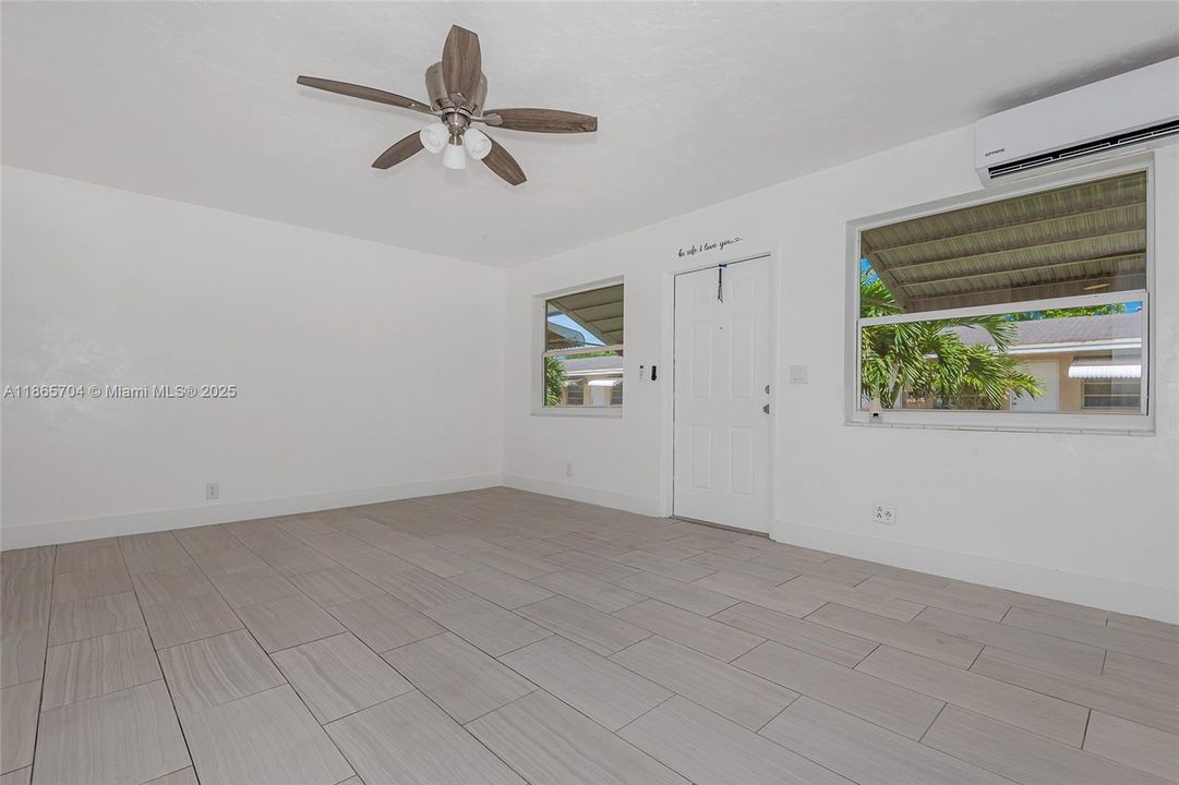 For Sale: $139,000 (1 beds, 1 baths, 580 Square Feet)