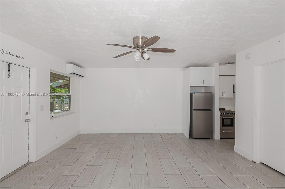 For Sale: $139,000 (1 beds, 1 baths, 580 Square Feet)