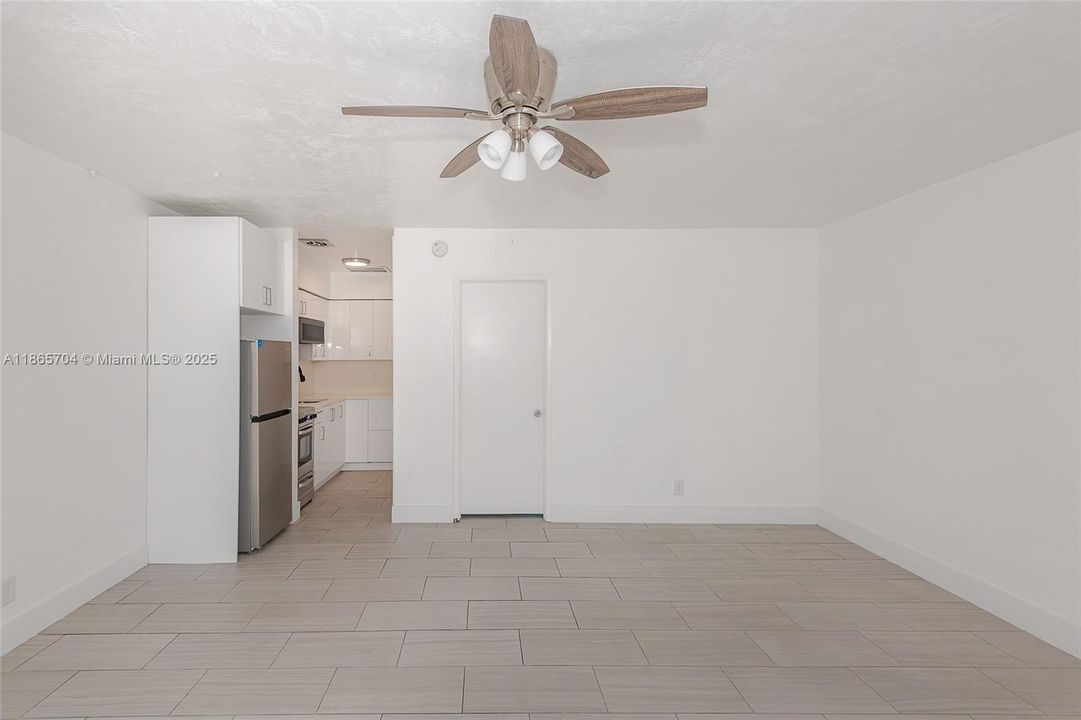For Sale: $139,000 (1 beds, 1 baths, 580 Square Feet)