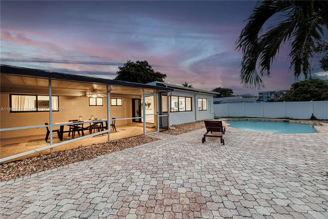 Activo con contrato: $1,099,000 (3 camas, 2 baños, 1602 Pies cuadrados)