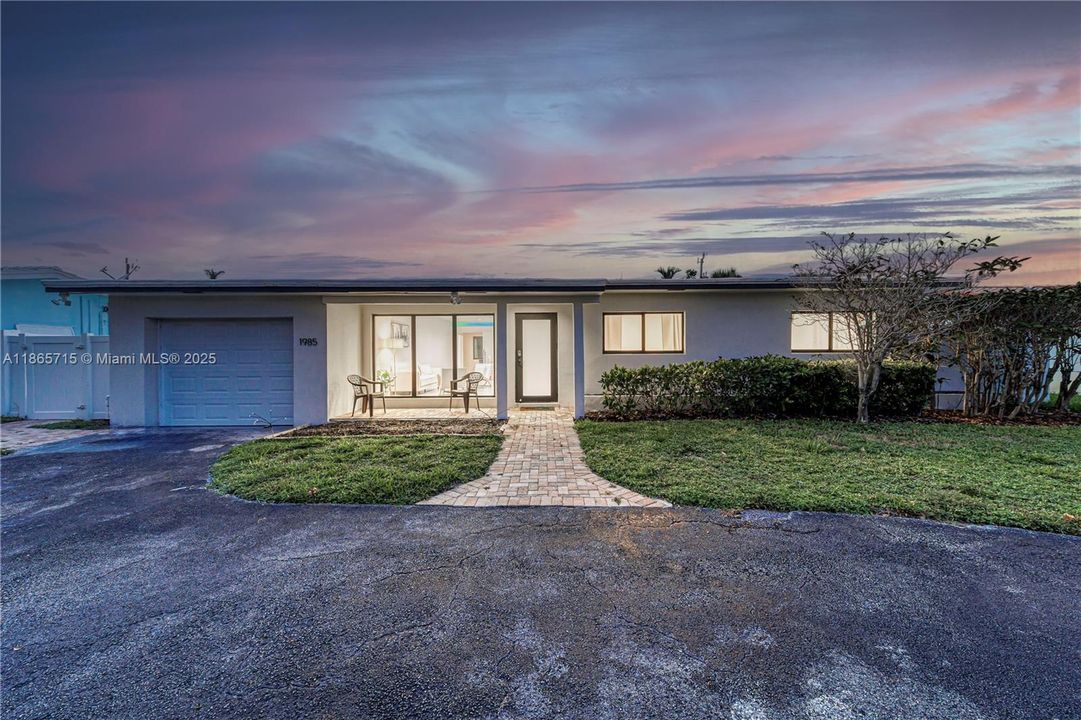 Activo con contrato: $1,099,000 (3 camas, 2 baños, 1602 Pies cuadrados)