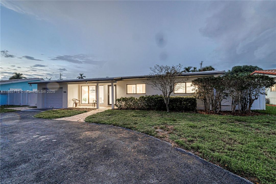 Activo con contrato: $1,099,000 (3 camas, 2 baños, 1602 Pies cuadrados)