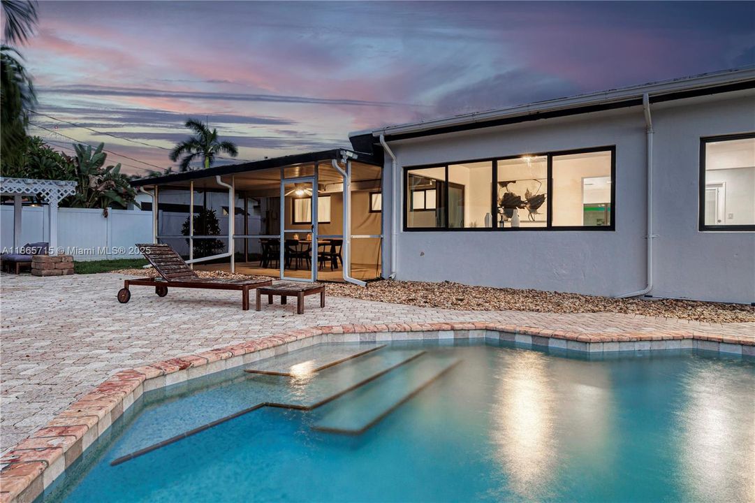 Activo con contrato: $1,099,000 (3 camas, 2 baños, 1602 Pies cuadrados)