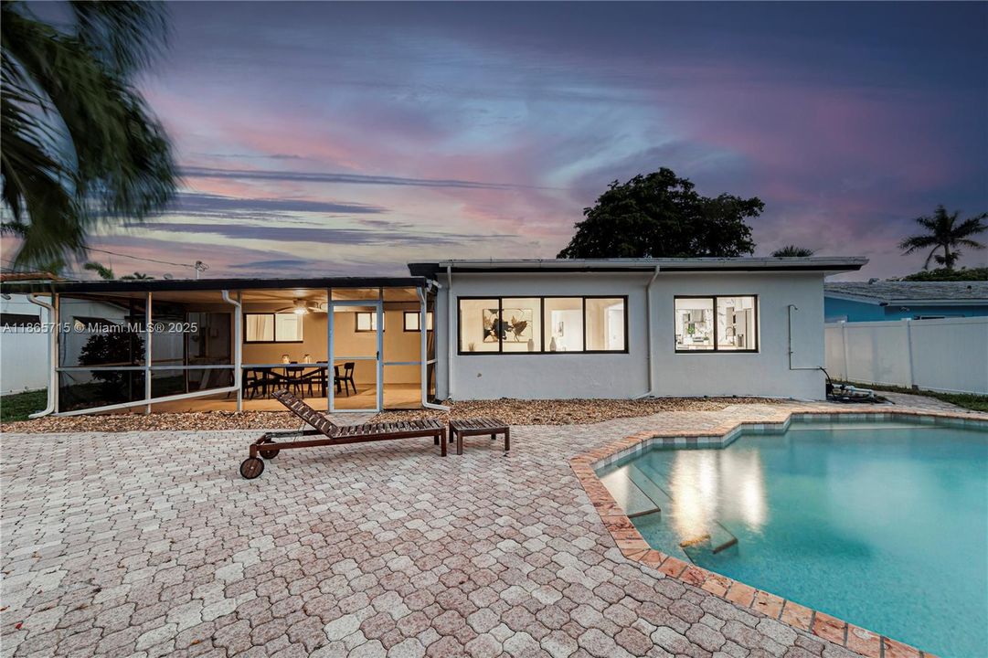 Activo con contrato: $1,099,000 (3 camas, 2 baños, 1602 Pies cuadrados)