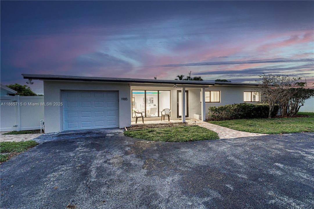 Activo con contrato: $1,099,000 (3 camas, 2 baños, 1602 Pies cuadrados)