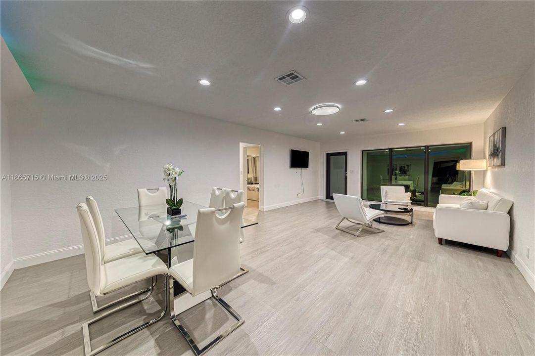 Activo con contrato: $1,099,000 (3 camas, 2 baños, 1602 Pies cuadrados)