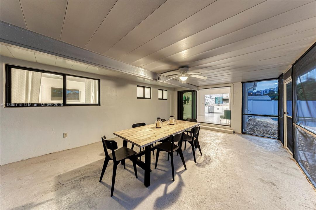 Activo con contrato: $1,099,000 (3 camas, 2 baños, 1602 Pies cuadrados)