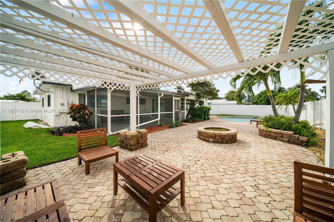 Activo con contrato: $1,099,000 (3 camas, 2 baños, 1602 Pies cuadrados)