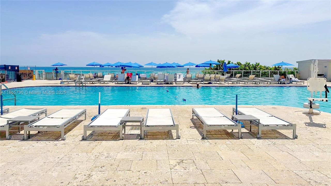 待售: $299,900 (0 贝兹, 1 浴室, 430 平方英尺)