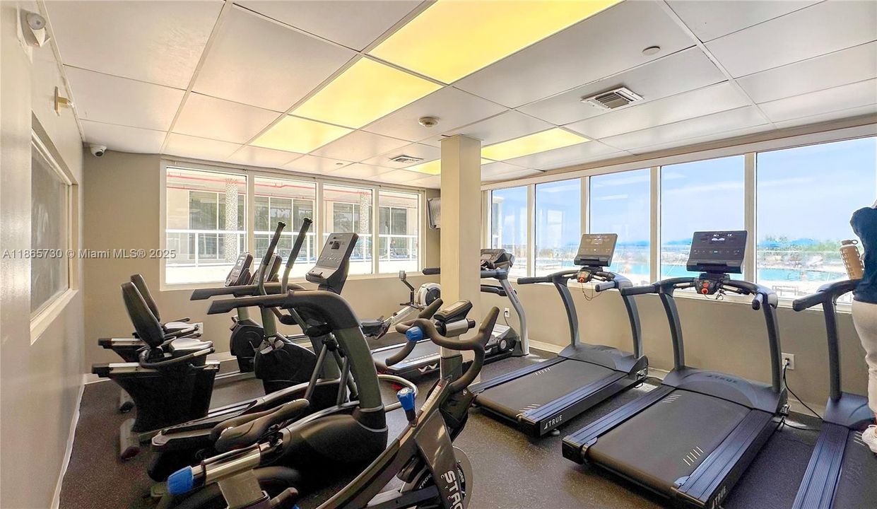 待售: $299,900 (0 贝兹, 1 浴室, 430 平方英尺)