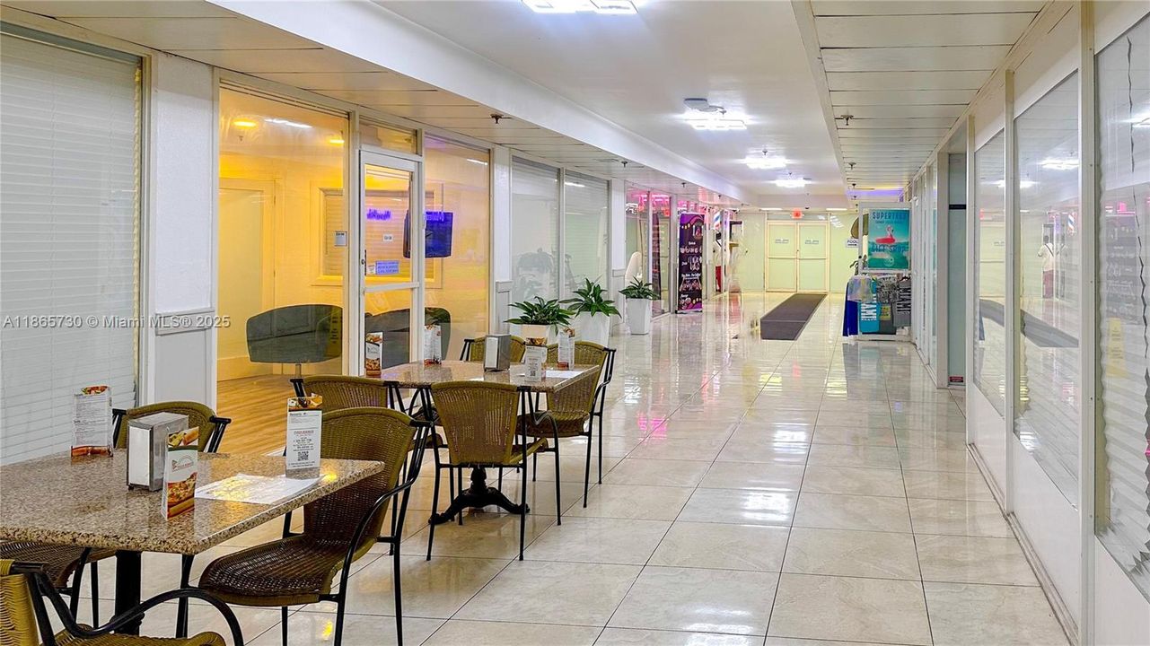 待售: $299,900 (0 贝兹, 1 浴室, 430 平方英尺)