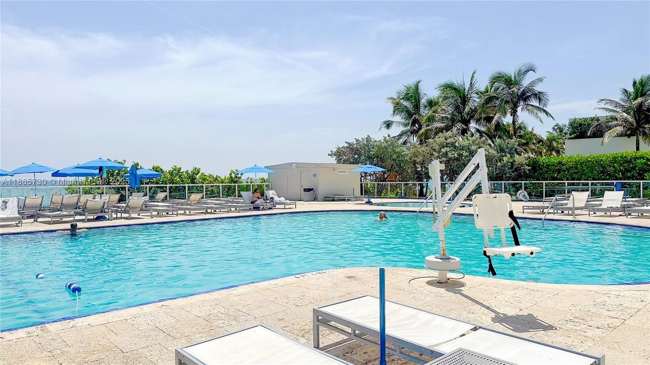 待售: $299,900 (0 贝兹, 1 浴室, 430 平方英尺)