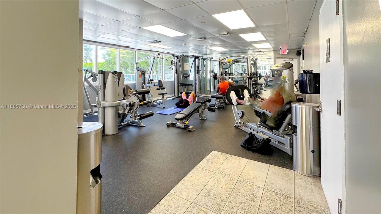 待售: $299,900 (0 贝兹, 1 浴室, 430 平方英尺)