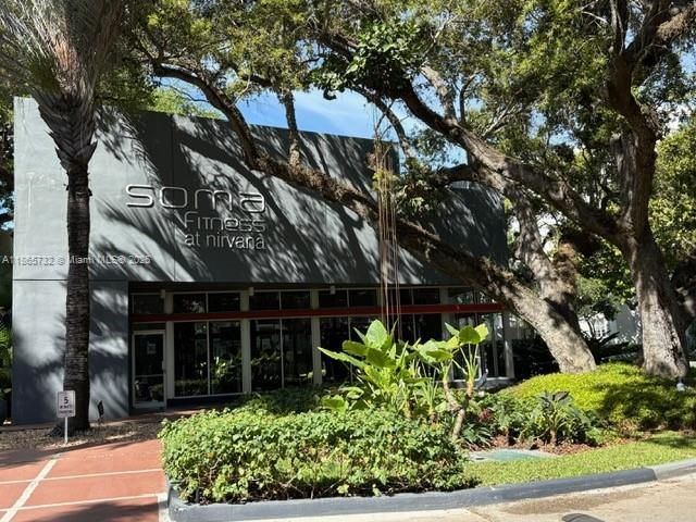 待售: $300,000 (1 贝兹, 1 浴室, 775 平方英尺)