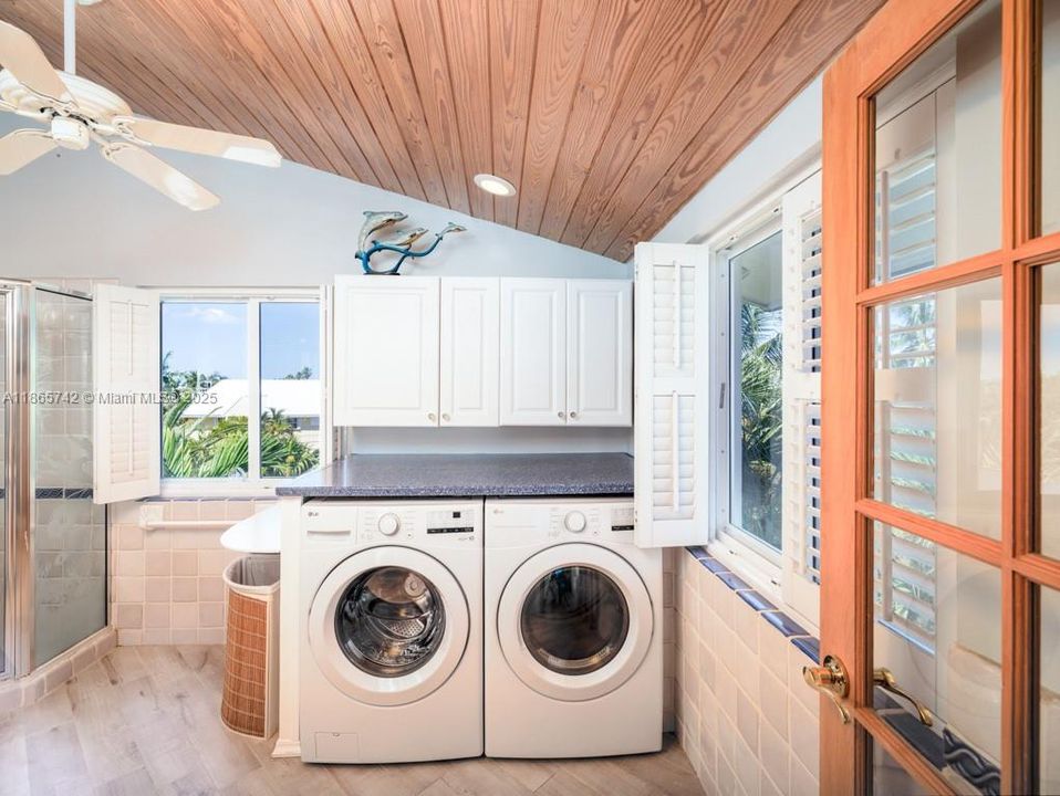 En Venta: $2,995,000 (4 camas, 3 baños, 3224 Pies cuadrados)